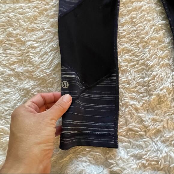 Lululemon Run Inspire Crop II Blue Space Dyed Size 4 - Picture 8 of 8